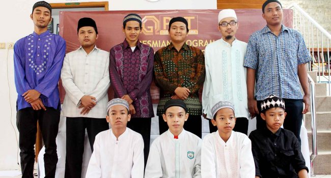 santri dan pengajar perdana