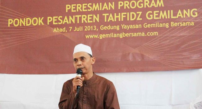 Pembina Yayasan Drs.H. Muhammad Nur